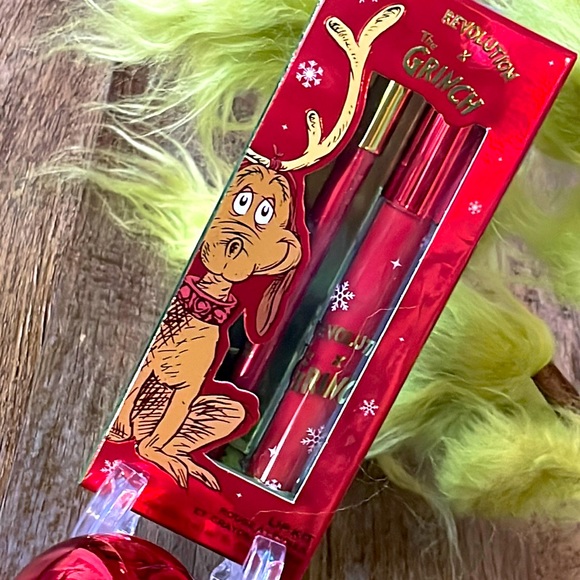 Revolution Other - Grinch Revolution Lip Kit